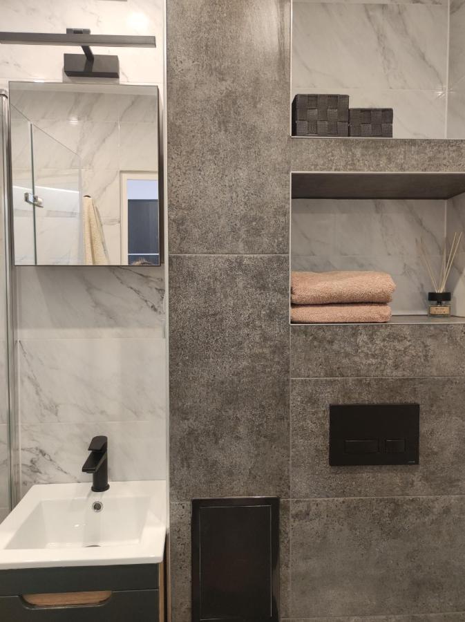 "W Zdroju" - Apartament Cieplice, Aquapark, Еленя-Гура Экстерьер фото